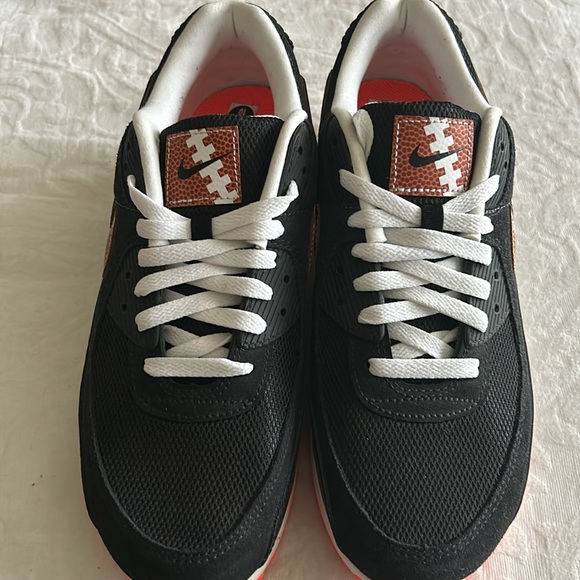 Nike Air Max 90 Football Swoosh - Picture 2 of 5